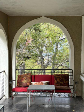1925 Charming Cozy Casita